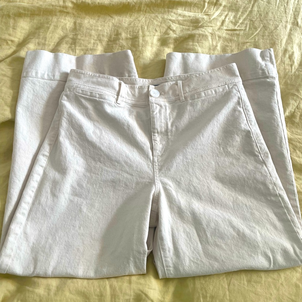 Ann Taylor size 10 ecru high waisted jeans